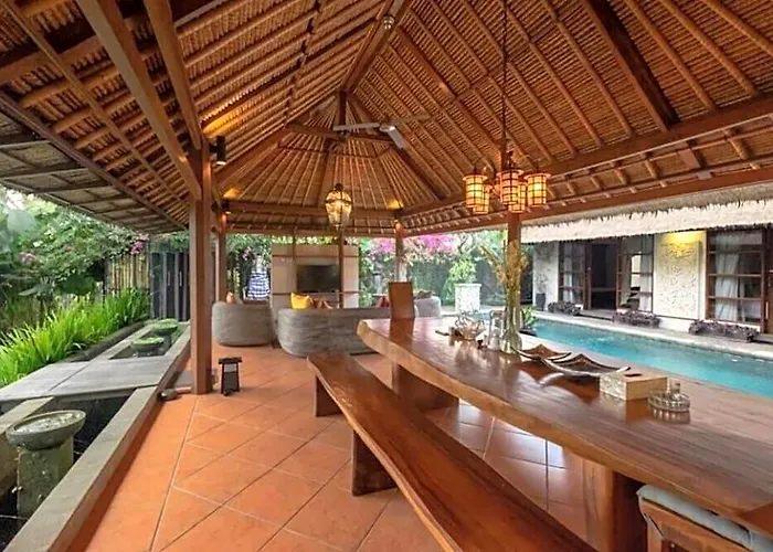 Puri Bougenville-ubud ホテル 4*